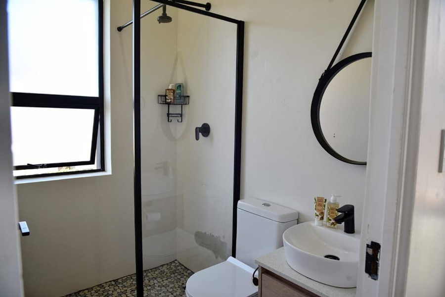 To Let 7 Bedroom Property for Rent in Wavecrest Eastern Cape